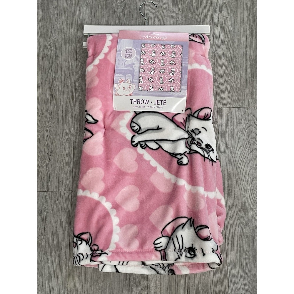NEW Adorable Walt Disney Plush Throw - Aristocats Marie in Hearts - 46in x 60in